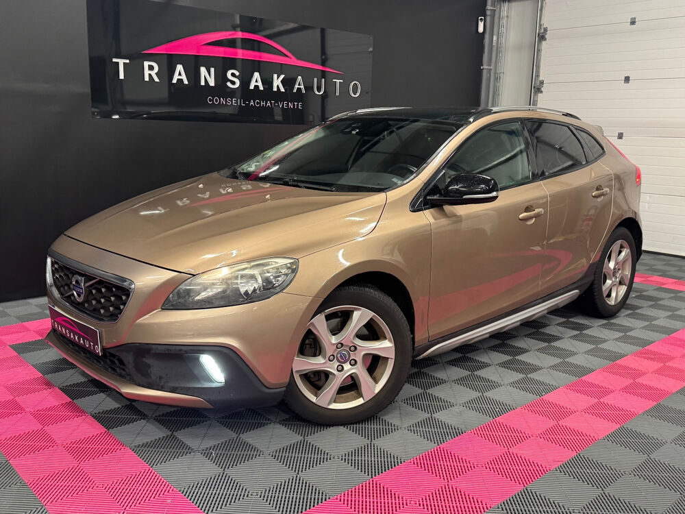 V40 Cross Country D3 150 Summum 2013 occasion 38780 Estrablin