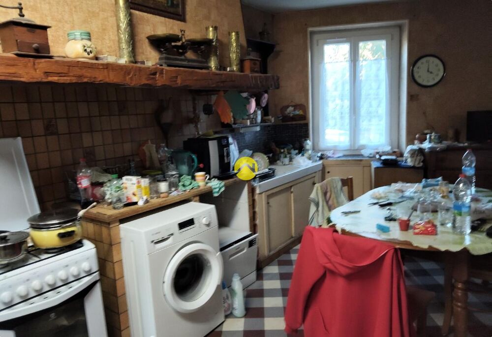 SPACIEUSE MAISON A PROX COMMERCES