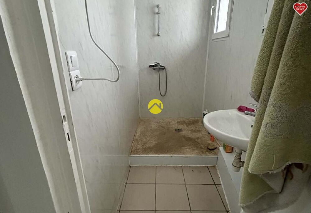Vente Maison Maison + BAR (licence IV) + Parking Voussac