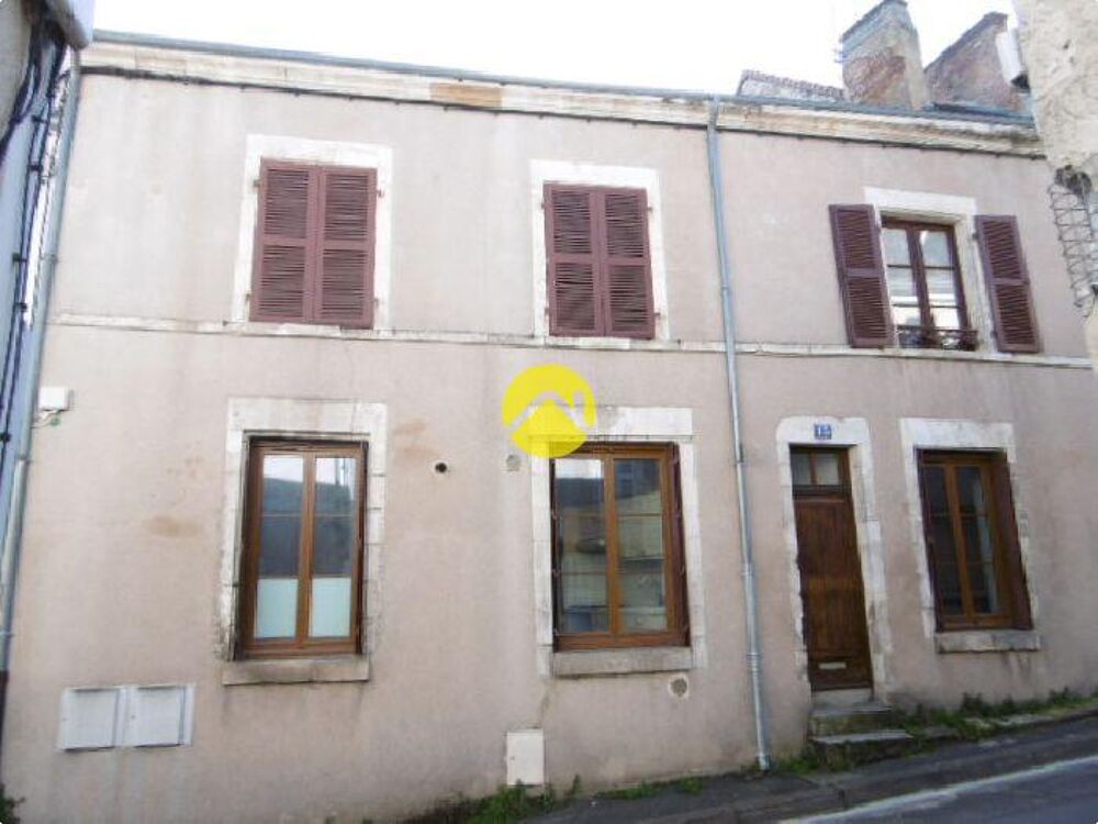 Une maison et un appartement.