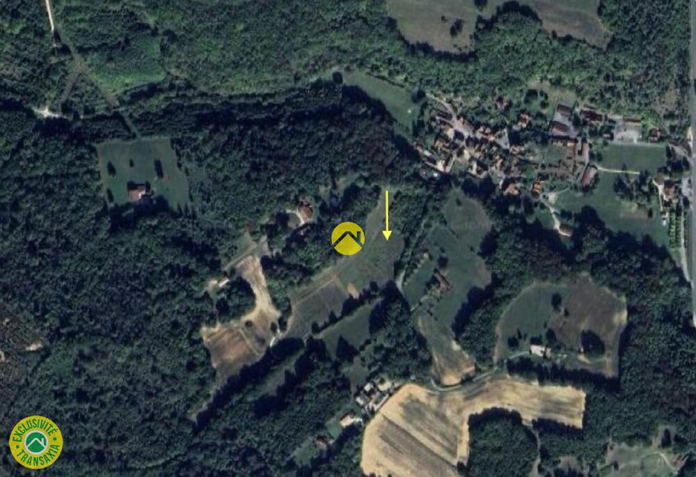 Vente Terrain Joli terrain à batir au calme avec un surface de 4055m2 Saint-georges-de-montclard