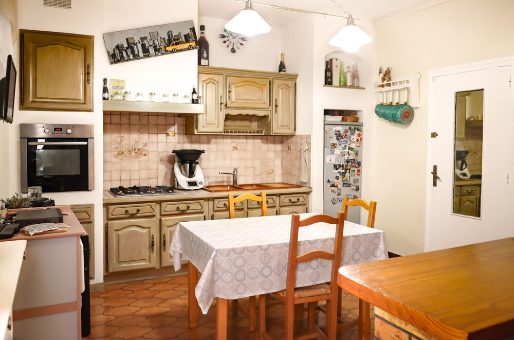 Vente Maison Rue Trivalle : Grand appartement + Local commercial avec garage   Idéal investissement ou activité indépendante Carcassonne