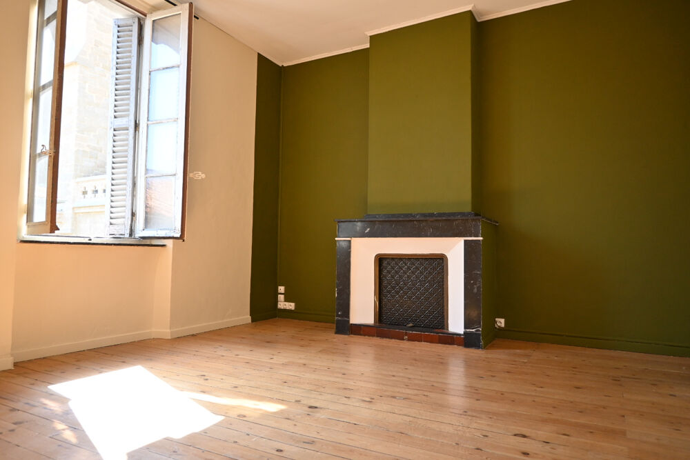 Vente Appartement Charmant appartement T4 de 124 m2 en dernier étage au cœur du centre-ville de Carcassonne Carcassonne