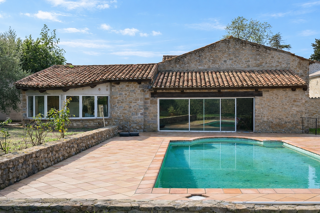  Maison à vendre 8 pièces 231 m²