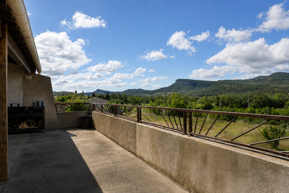 Maison familiale rénovée avec vue panoramique, terrasse et double garage Serviès-en-Val