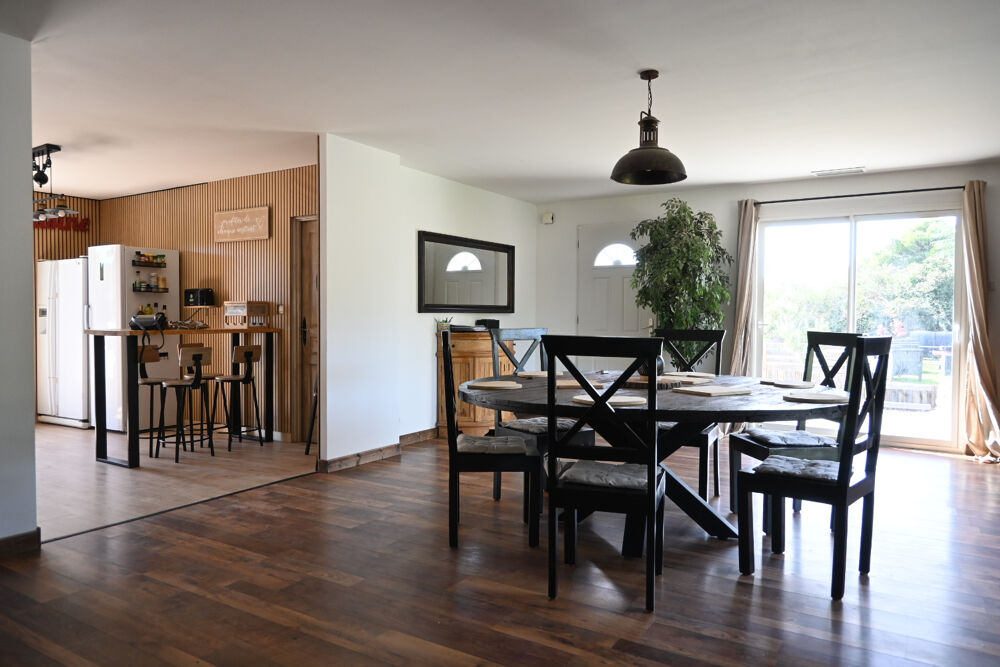 Vente Maison Villa de plain-pied avec piscine et grand terrain arboré à Villemoustaussou Villemoustaussou