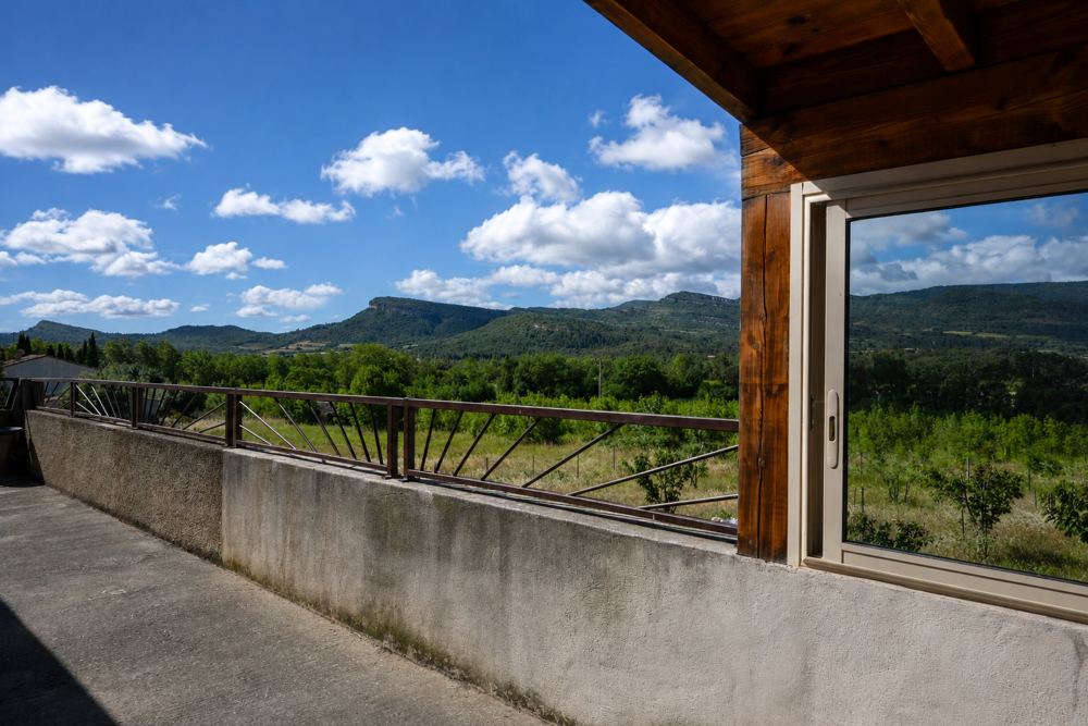 Maison familiale rénovée avec vue panoramique, terrasse et double garage Serviès-en-Val