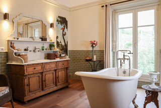  Propriété/château à vendre 5 pièces 270 m²