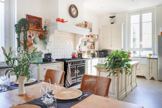  Propriété/château à vendre 5 pièces 270 m²