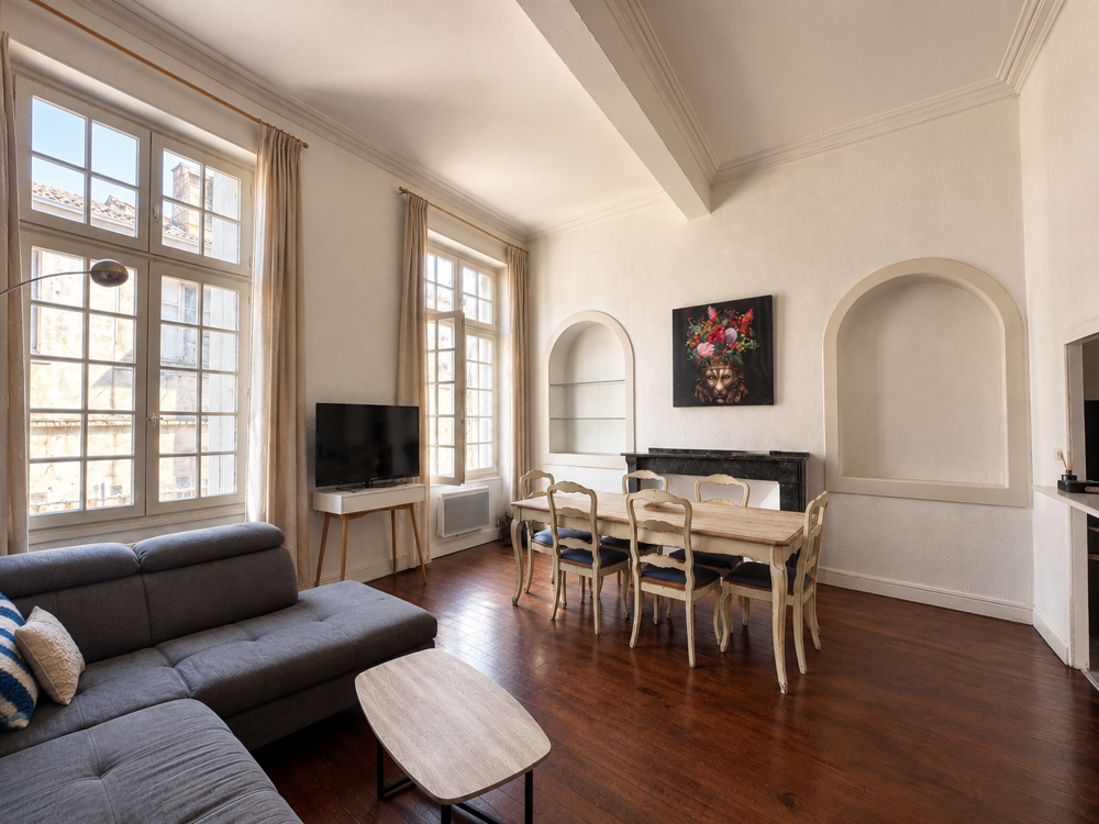 APPARTEMENT DE CHARME, 4 CHAMBRES.