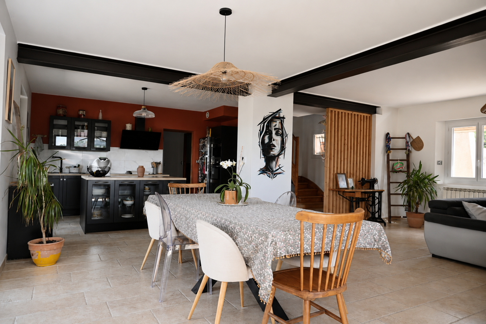 Maison familiale rénovée avec vue panoramique, terrasse et double garage Serviès-en-Val