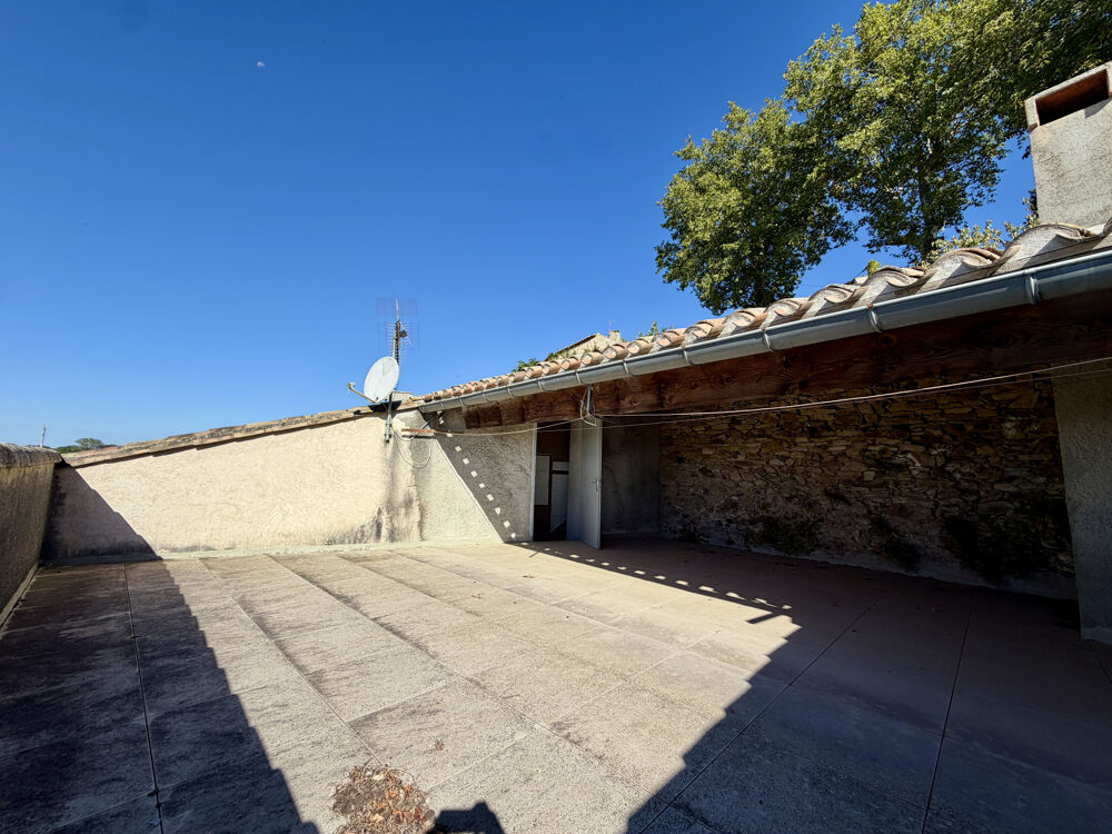 Maison de village dans la Montagne Noire avec terrasse de toit et garage