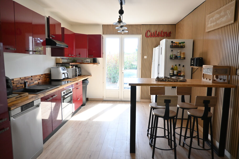 Vente Maison Villa de plain-pied avec piscine et grand terrain arboré à Villemoustaussou Villemoustaussou