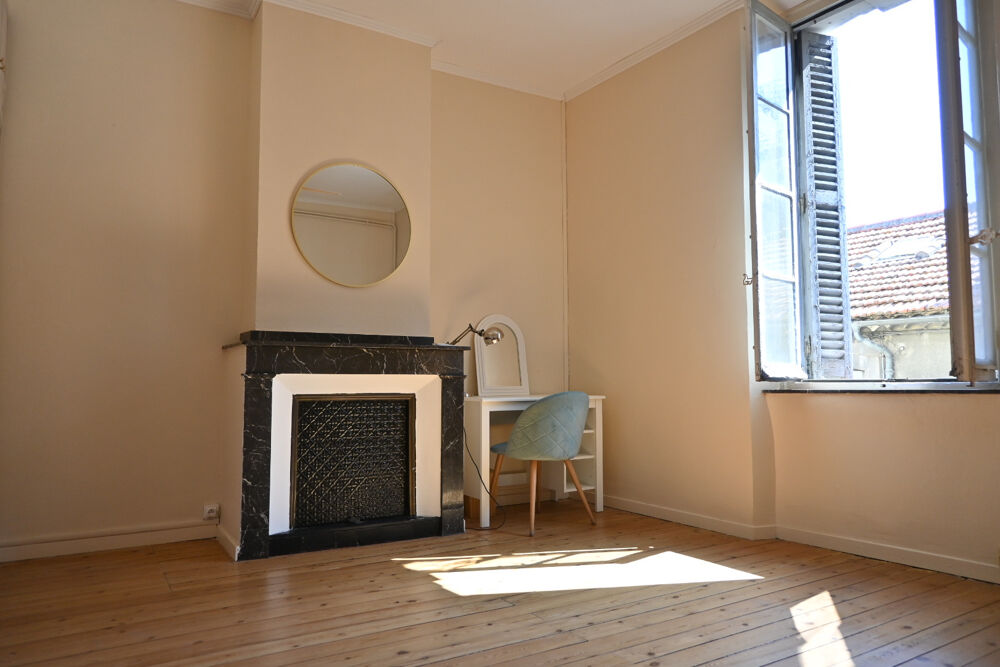 Vente Appartement Charmant appartement T4 de 124 m2 en dernier étage au cœur du centre-ville de Carcassonne Carcassonne