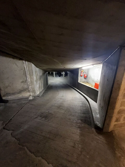  Parking / Garage  louer 10 m