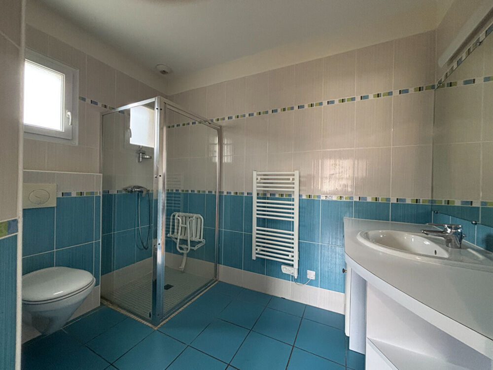 location Maison - 2 pice(s) - 72 m Civray (86400)