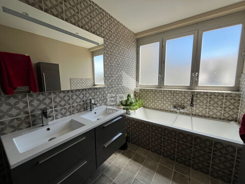  Appartement � louer 4 pi�ces 108 m�