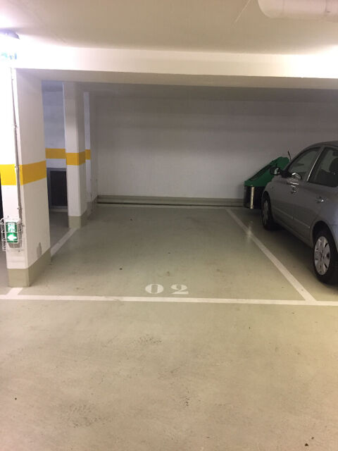  Parking / Garage � louer 