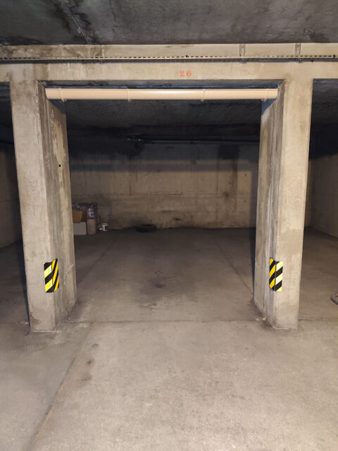  Parking / Garage � louer 