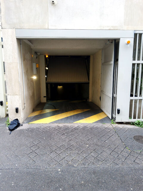  Parking / Garage  louer 10 m