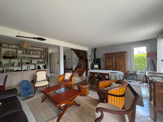  Maison  louer 9 pices 148 m