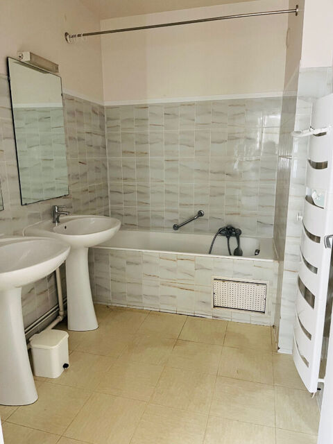  Appartement � louer 3 pi�ces 98 m�