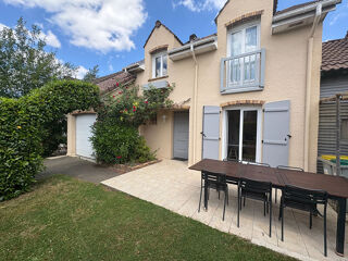  Maison  louer 9 pices 148 m