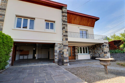  Maison  louer 7 pices 215 m