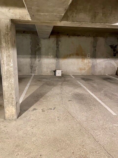  Parking / Garage � louer 