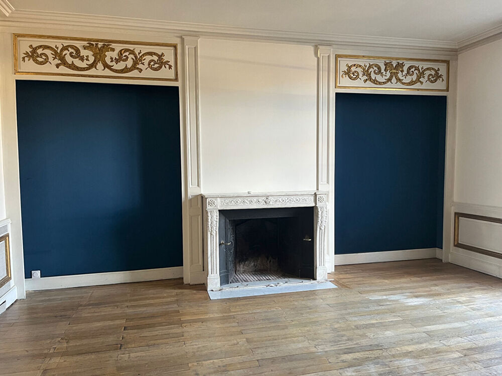 location Maison - 6 pi�ce(s) - 211 m� Ch�tellerault (86100)