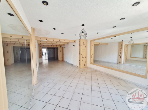 Local commercial offrant une belle visibilit&eacute; ! 74000 34300 Agde