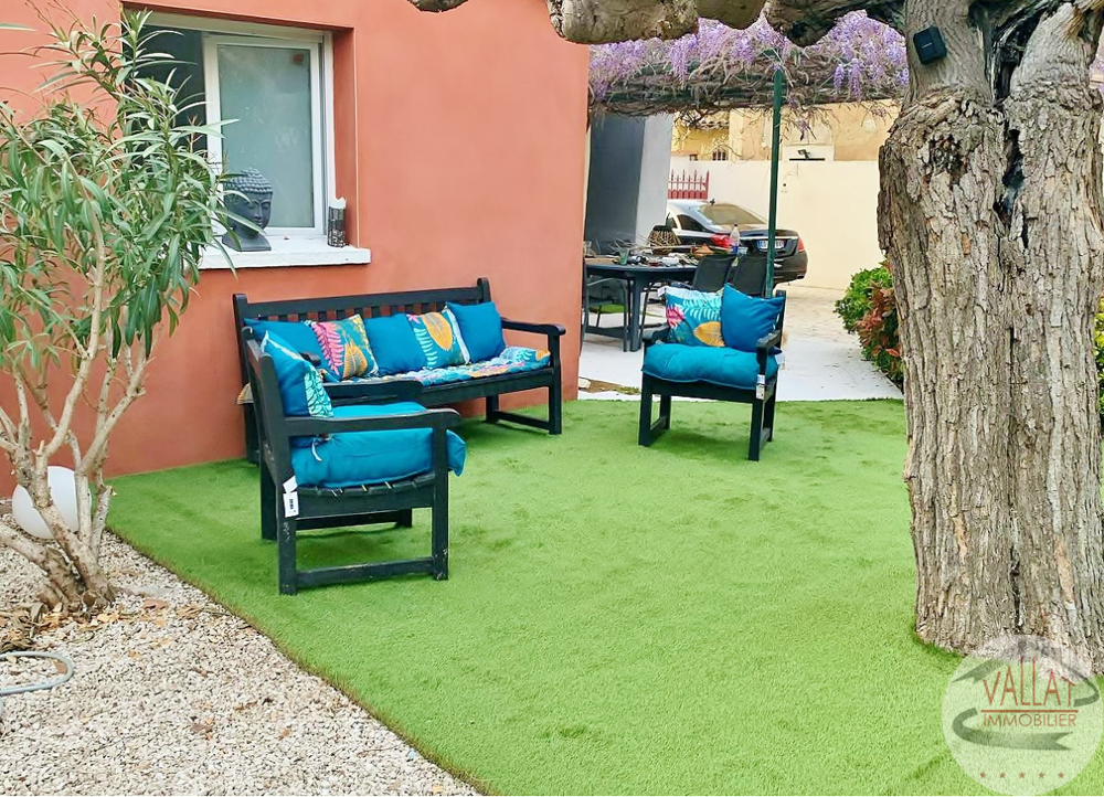Maison de caractère avec appartement indépendant, à proximité de lHérault et des commodités !