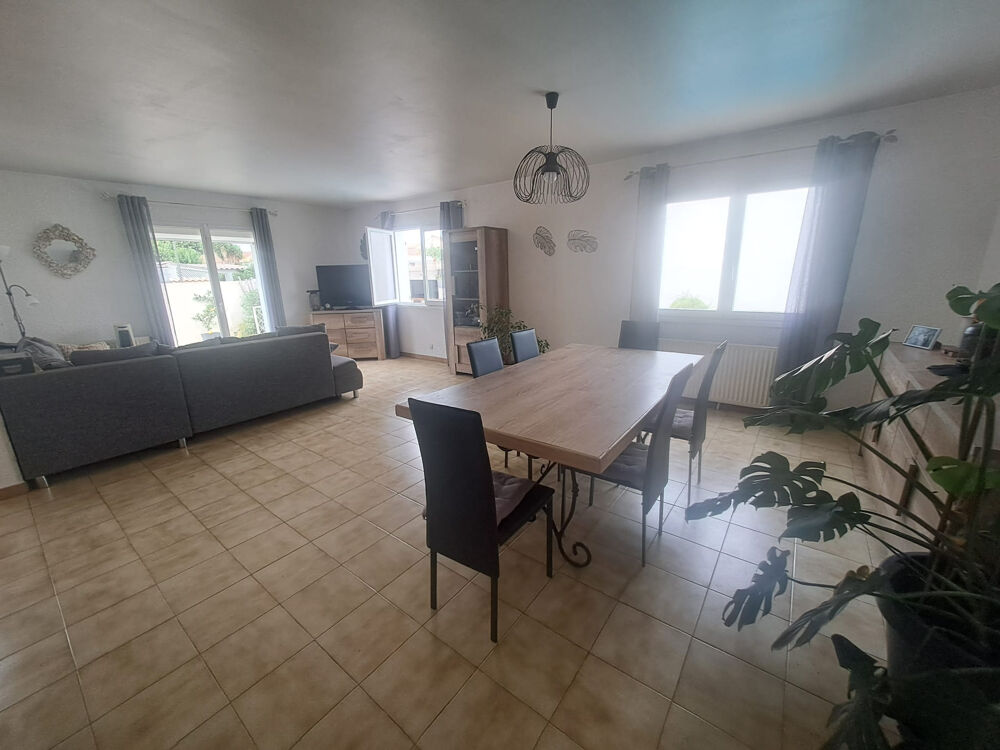Vente Maison VIAS - Villa 5 pièces 135 m2 habitables avec piscine Vias