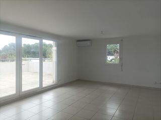  Appartement à louer 3 pièces 72 m²