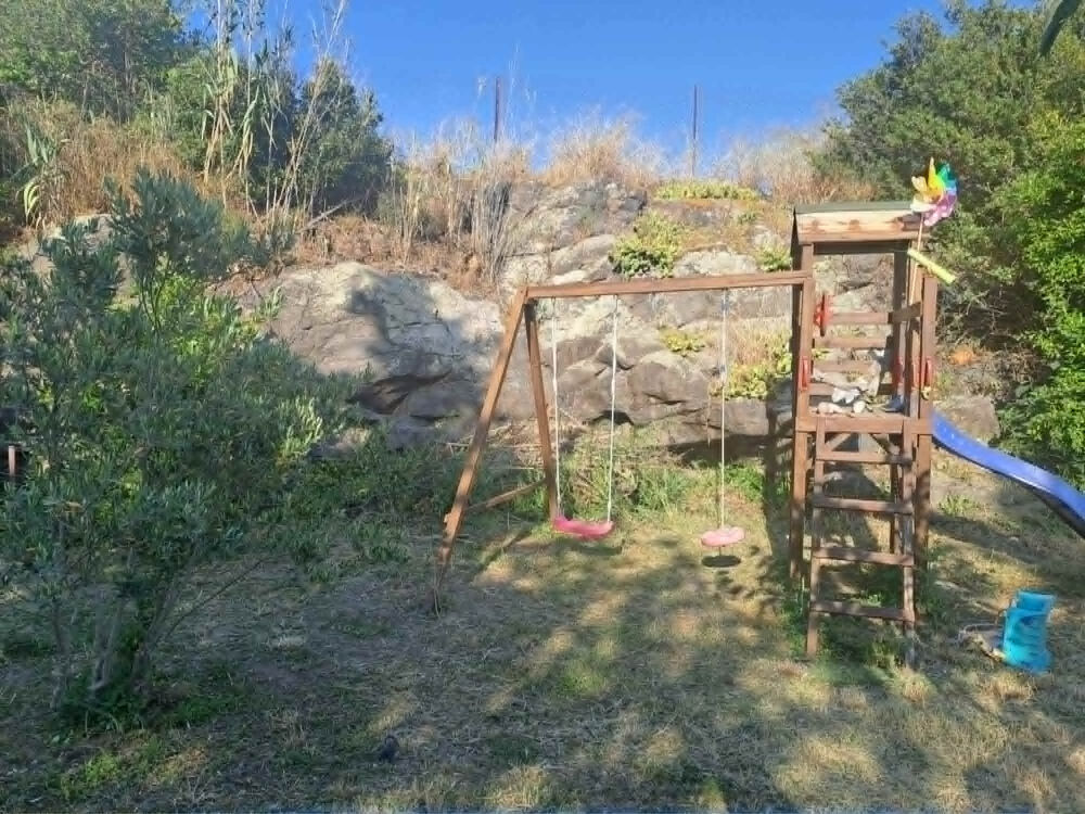 Maison de village avec terrain de loisirs