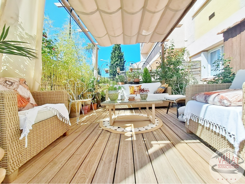 AGDE APPARTEMENT T3 AVEC GRANDE TERRASSE