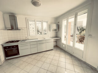  Appartement à louer 4 pièces 87 m²