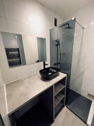  Appartement à louer 2 pièces 33 m²