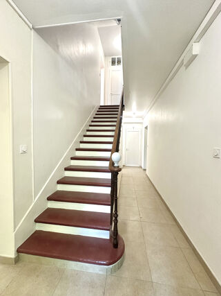  Maison à louer 7 pièces 188 m²