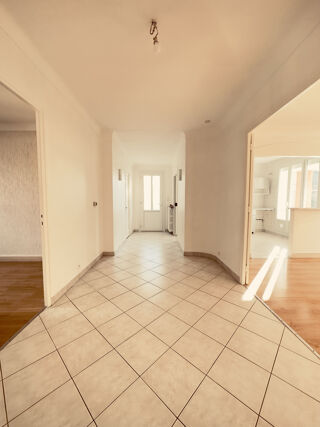  Appartement à louer 4 pièces 87 m²