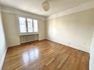  Appartement à louer 3 pièces 70 m²