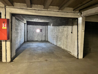 Parking / Garage à louer 15 m²