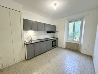  Maison à louer 7 pièces 188 m²