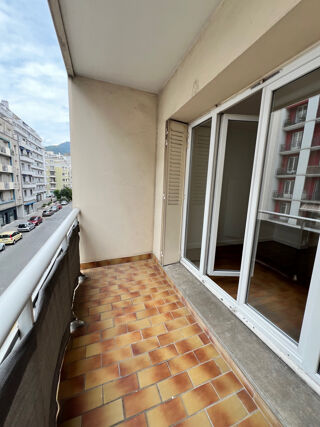  Appartement à louer 2 pièces 51 m²