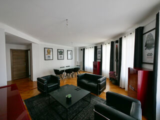  Appartement à louer 3 pièces 86 m²