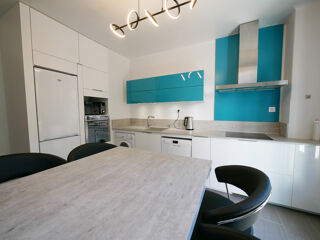  Appartement à louer 3 pièces 86 m²