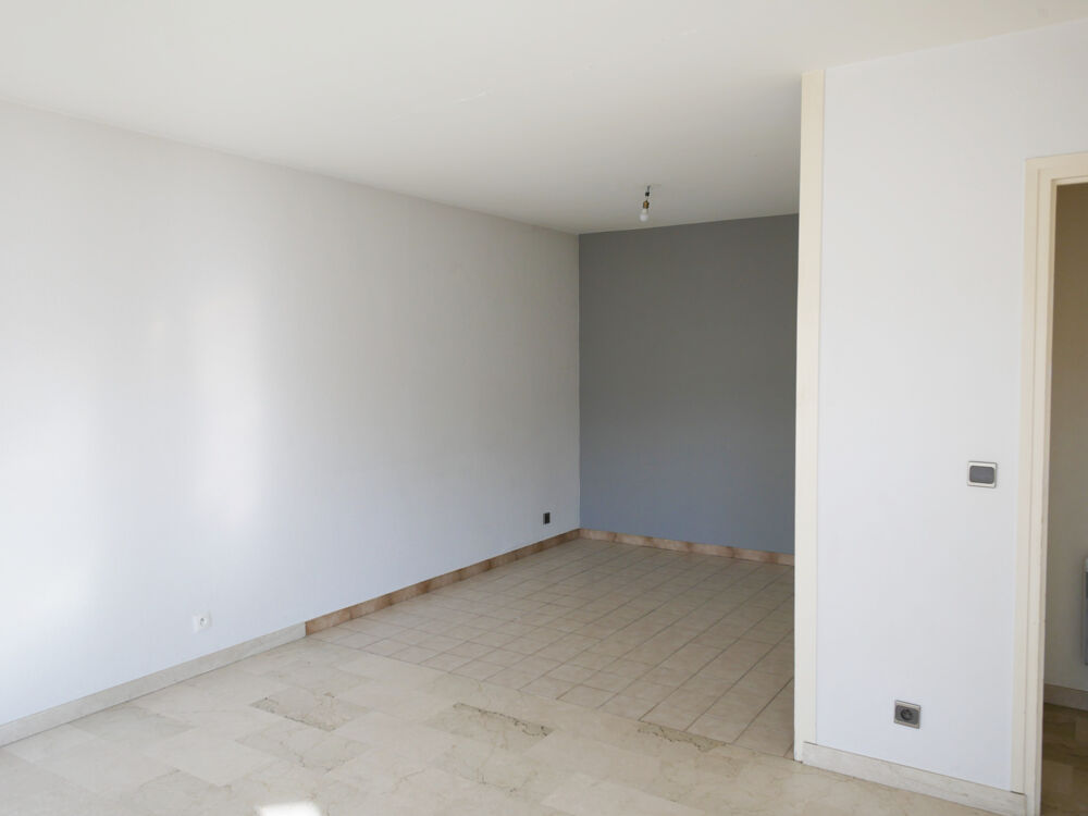 Bel appartement T2 idéalement situé en étage élevé rue Louis Revon à Annecy