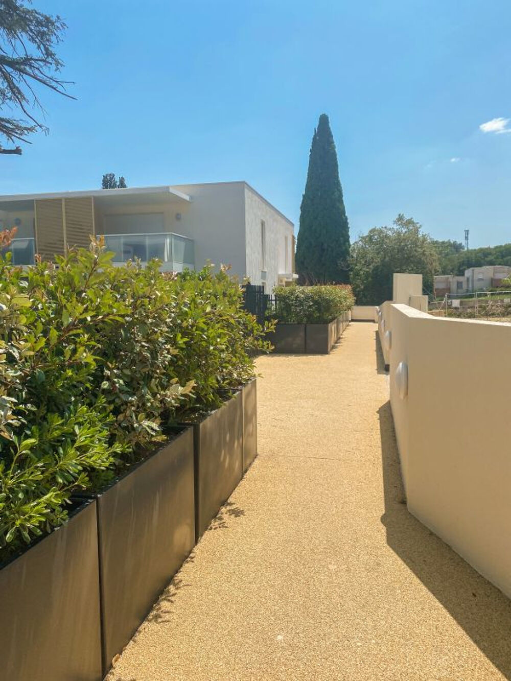 Appartement de type 3 de 63 m2 à Nîmes Courbessac avec jardin et terrasse