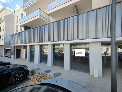   Local commercial neuf de 457,50 m2 secteur Les Angles  (30133) 