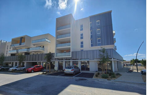 Local commercial de 263 m2 en pied d'immeuble (30133) Les Angles 1972 30133 Les angles